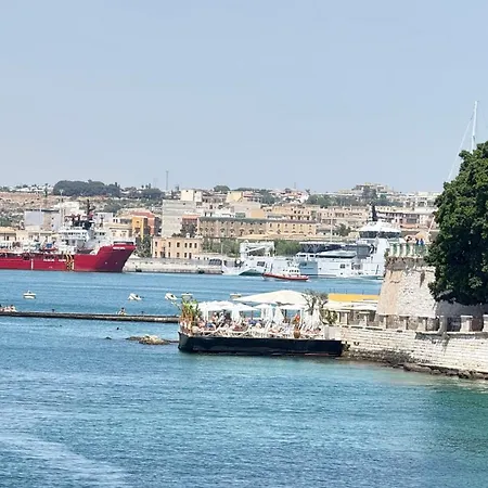 Ortigia Plemmirio Al Piano Terra Дом отдыха